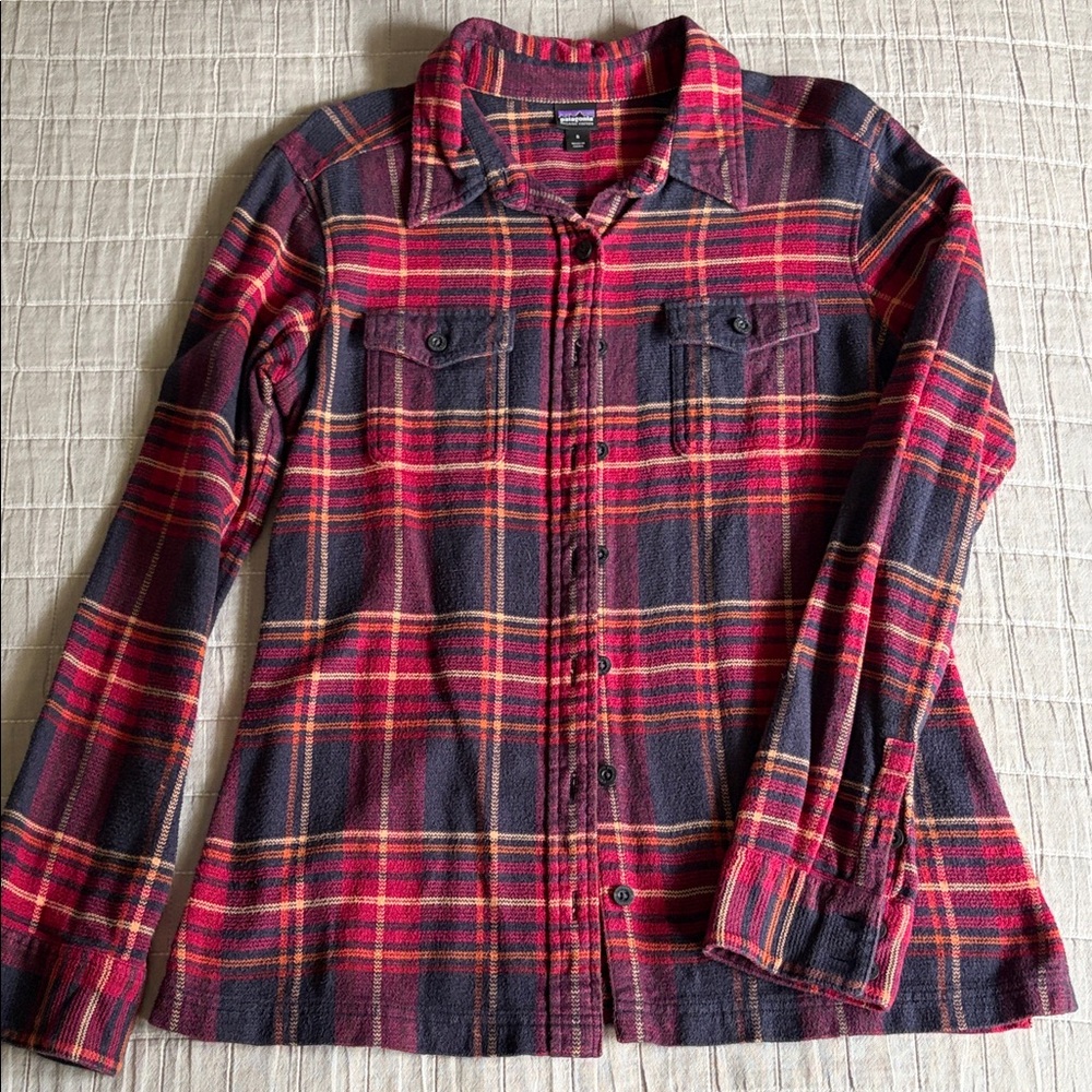Patagonia Fjord Flannel Shirt Jacket in Pink, Navy and Orange, Organic, size 6